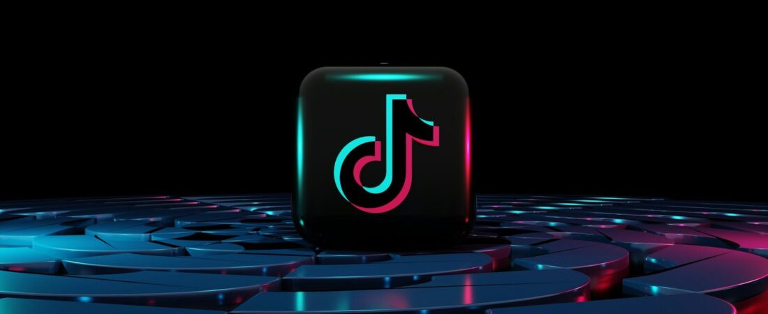 Instagram Baddie vs TikTok Baddie: How the Styles Differ