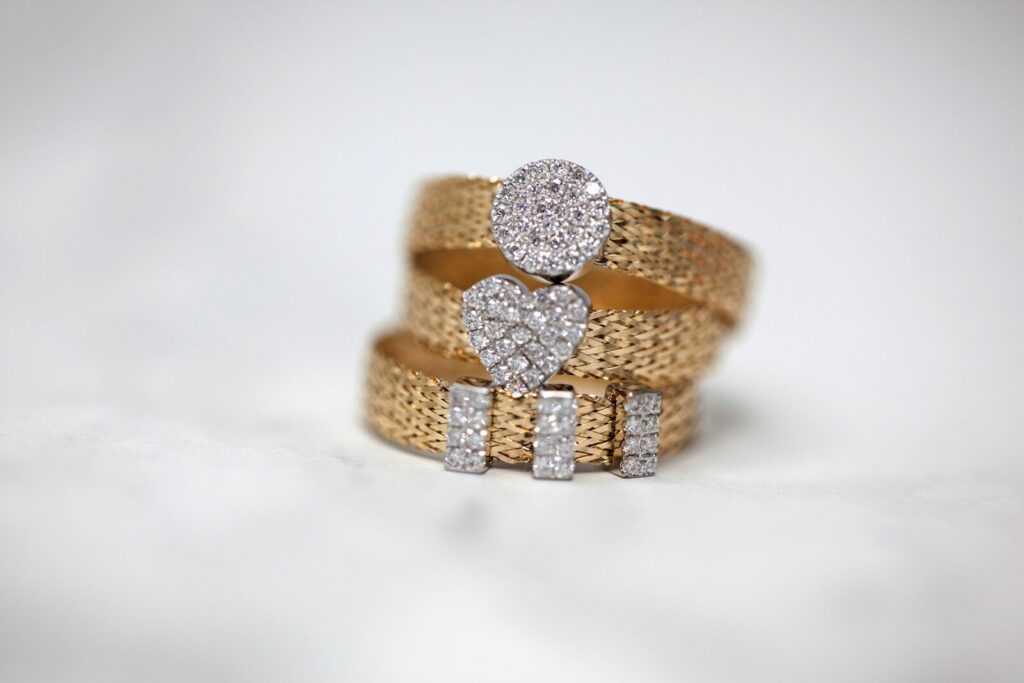 Baddie Accessories Guide: Bags, Jewelry, Sunglasses and More